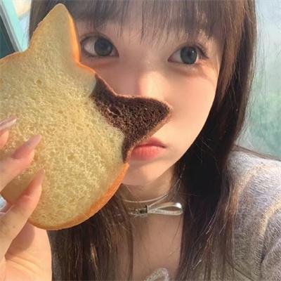 色肉毒蝎女